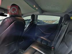 تسلا موديل 3